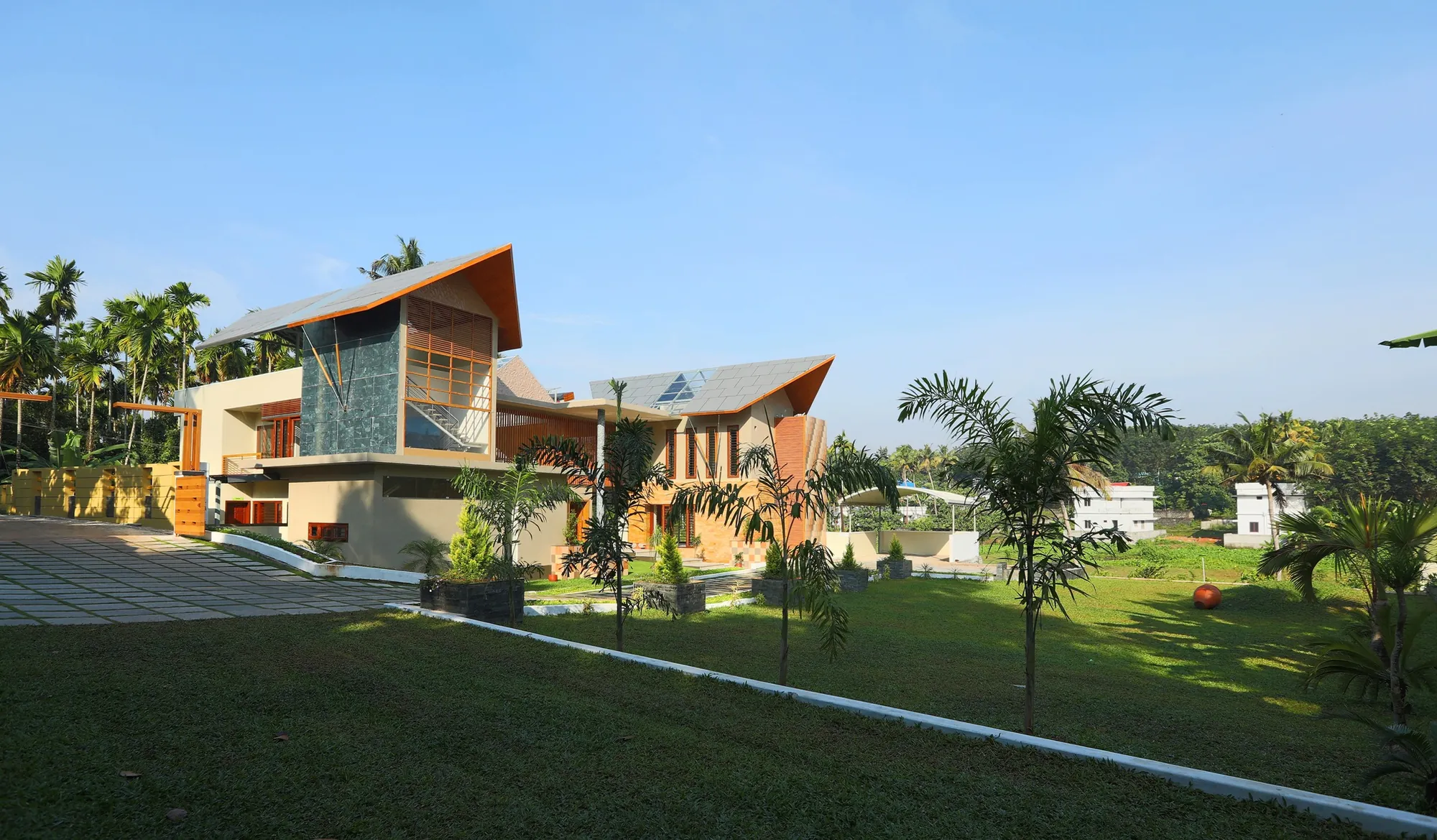 Royal Habitat