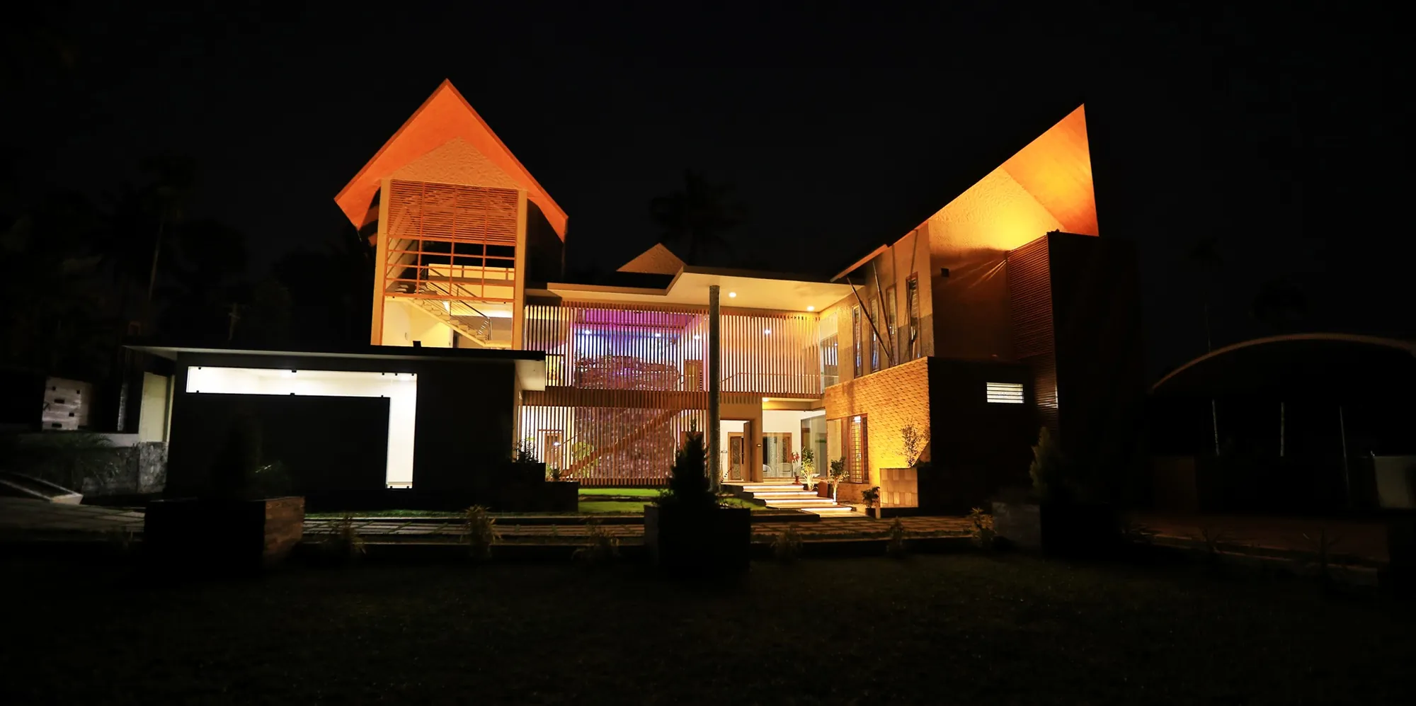 Royal Habitat
